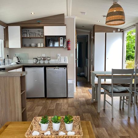Cosy, Coastal Themed Holiday Home, Rockley Park, Poole, Dorset Exterior photo