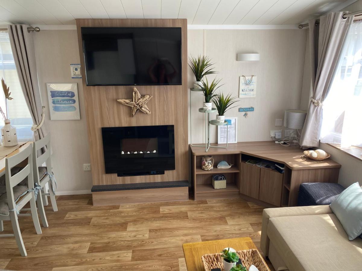 Cosy, Coastal Themed Holiday Home, Rockley Park, Poole, Dorset Exterior photo