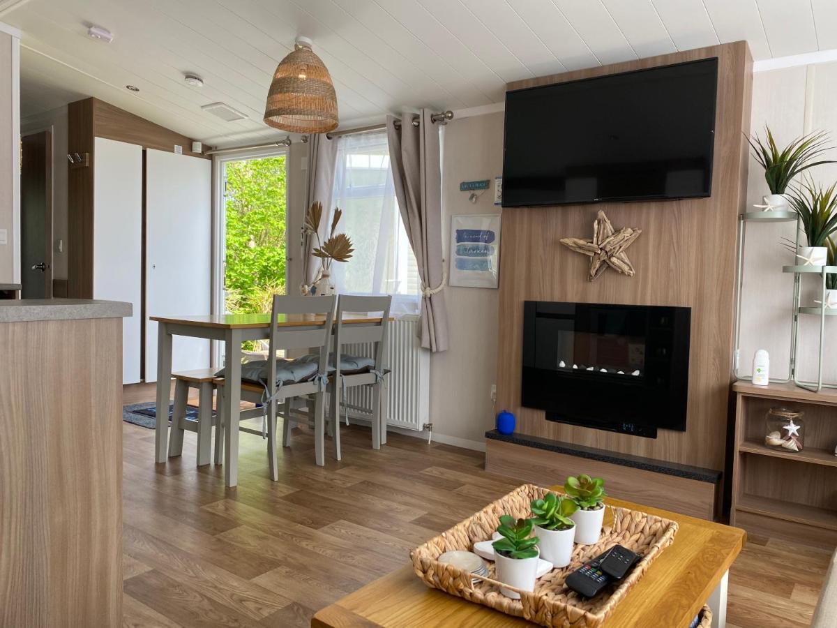 Cosy, Coastal Themed Holiday Home, Rockley Park, Poole, Dorset Exterior photo